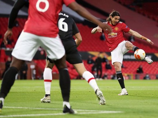英超-哈兰德双响福登破门，曼城主场3-0完胜曼联