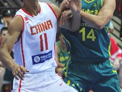 标题：世预赛收官战国足1-0澳大利亚获首胜