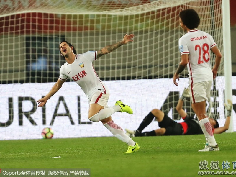 足协杯-上港4-0超级大逆转 总比分4-3淘汰权健