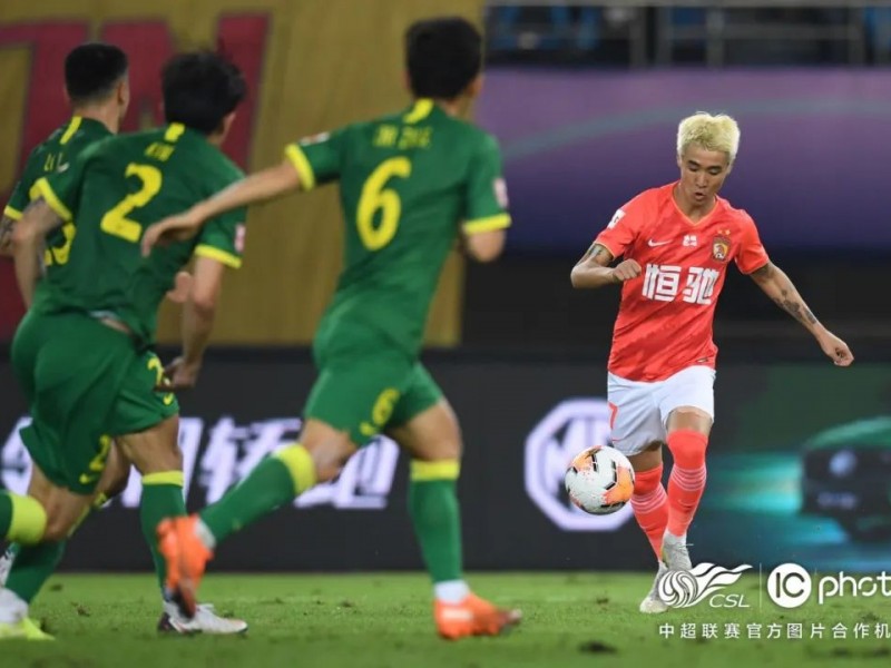 标题：京穗天王山索里亚诺双响 国安2-0恒大